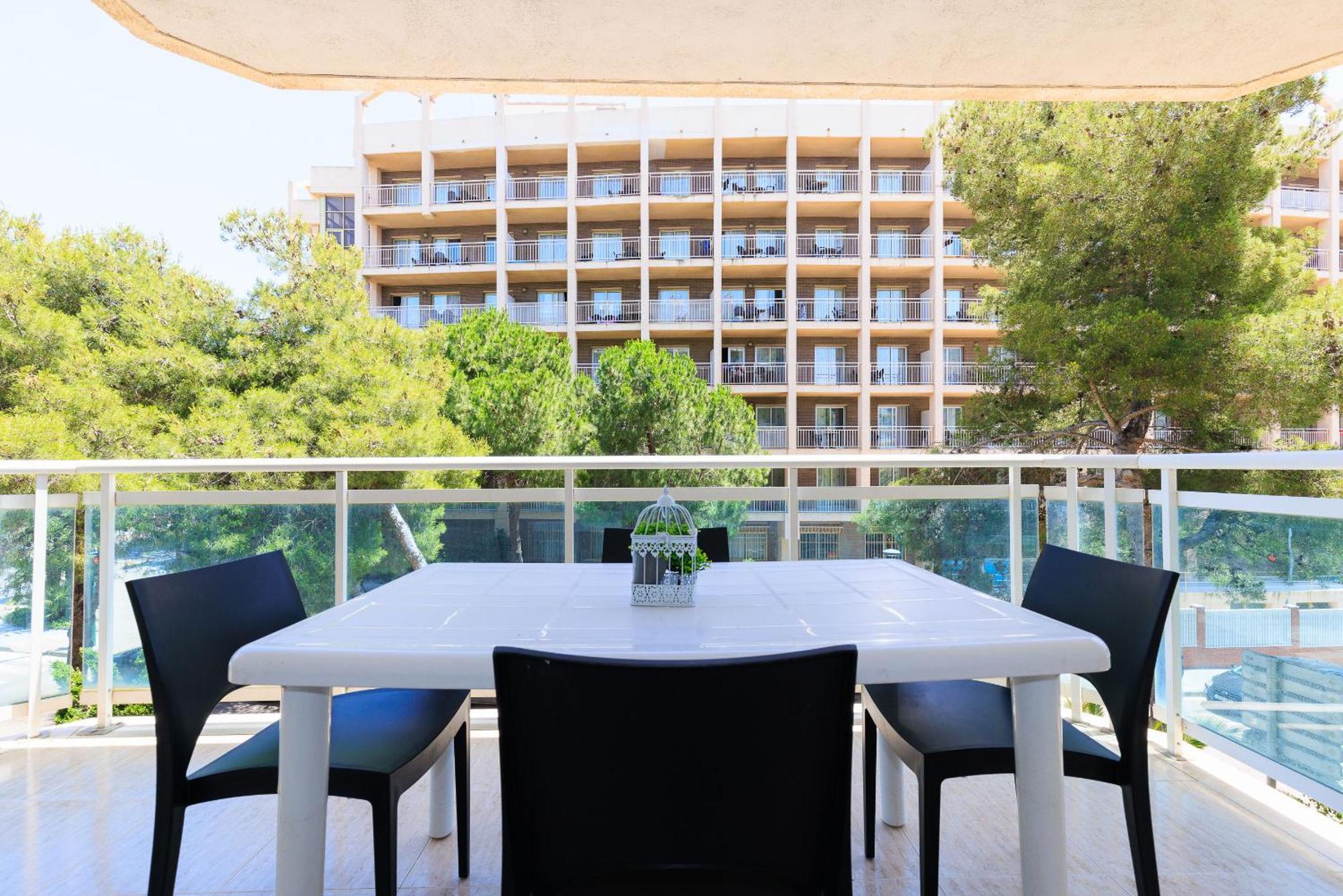 Rentalmar Families Larimar Salou Exteriör bild