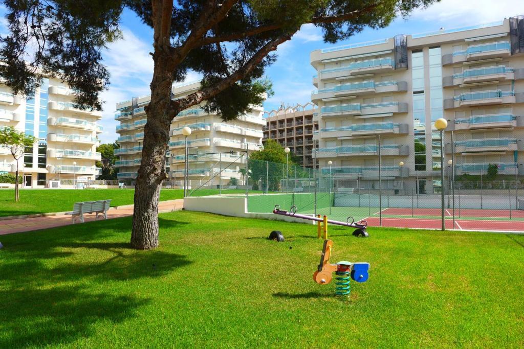 Rentalmar Families Larimar Salou Exteriör bild